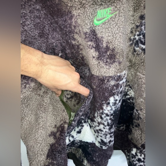 NWT Nike Sherpa 1/4 Zip Hoodie - Picture 3 of 8